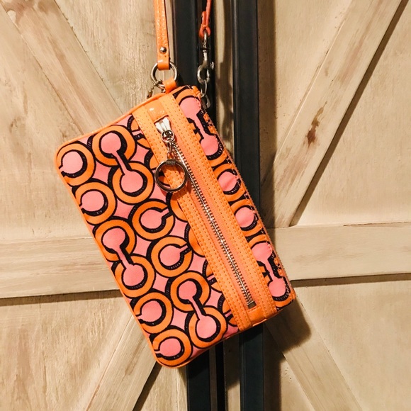 Coach Poppy Wristlet - Picture 5 of 8